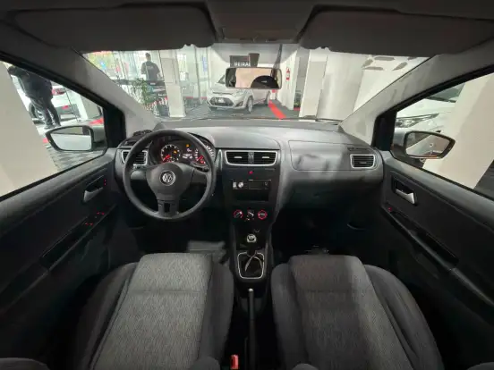 VOLKSWAGEN-FOX-2013