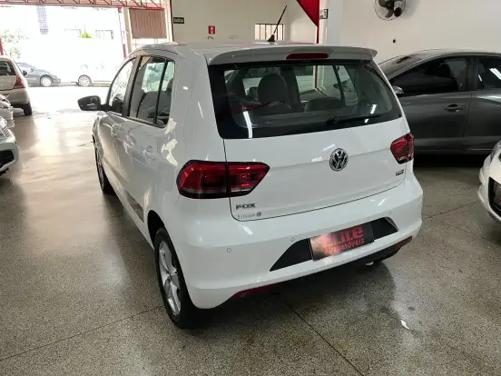 VOLKSWAGEN-FOX-1.6 MI ROCK IN RIO 8V FLEX 4P MANUAL VOLKSWAGEN-FOX-2015