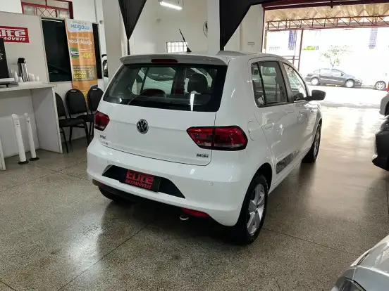 VOLKSWAGEN-FOX-2015