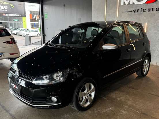 VOLKSWAGEN-FOX-1.6 MI ROCK IN RIO 8V FLEX 4P MANUAL VOLKSWAGEN-FOX-2015