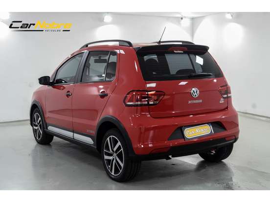 VOLKSWAGEN-FOX-2017