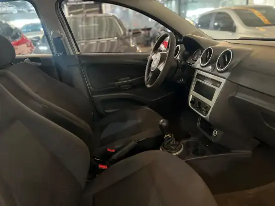 VOLKSWAGEN-GOL-1.0 MI SPECIAL 8V FLEX 4P MANUAL VOLKSWAGEN-GOL-2015