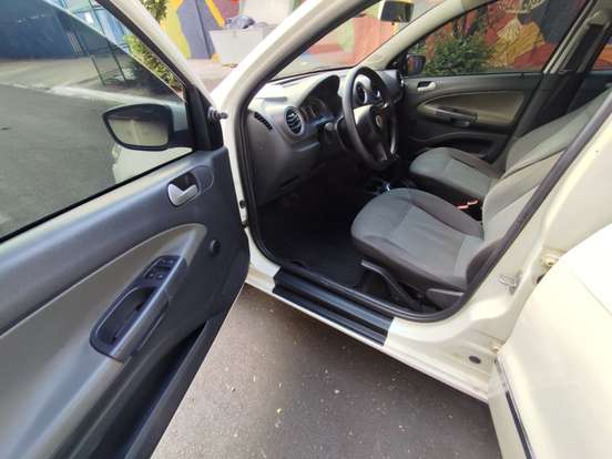 VOLKSWAGEN-GOL-1.0 MI 8V FLEX 4P MANUAL G.V VOLKSWAGEN-GOL-2011