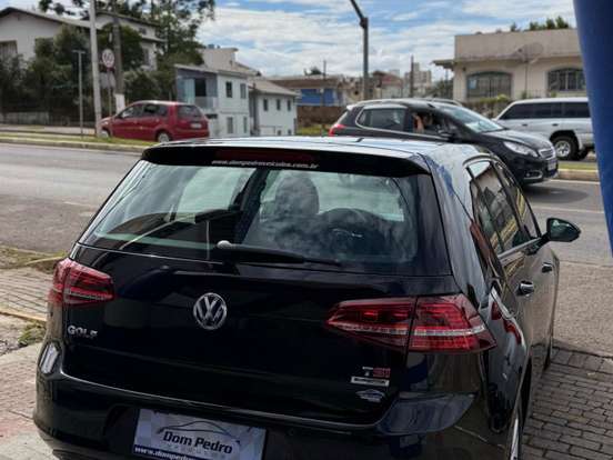 VOLKSWAGEN-GOLF-1.4 TSI HIGHLINE 16V GASOLINA 4P AUTOMÁTICO VOLKSWAGEN-GOLF-2014