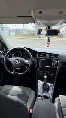 VOLKSWAGEN-GOLF-2014