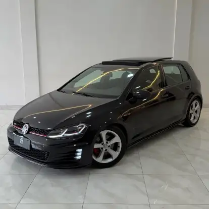 VOLKSWAGEN-GOLF-2015