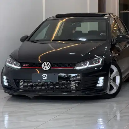 VOLKSWAGEN-GOLF-2015