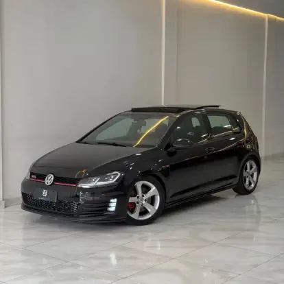VOLKSWAGEN-GOLF-2015