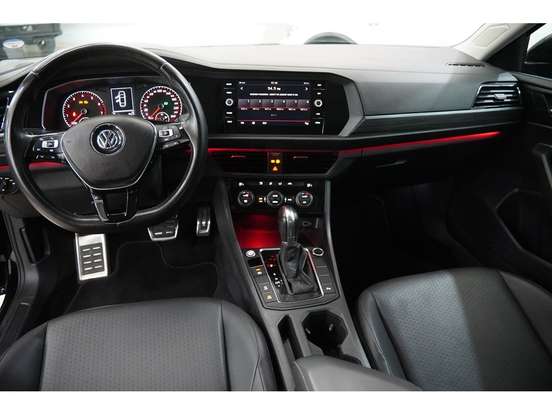 VOLKSWAGEN-JETTA-2018