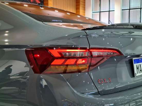 VOLKSWAGEN-JETTA-2024