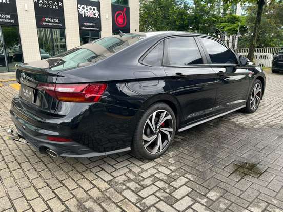 VOLKSWAGEN-JETTA-2024