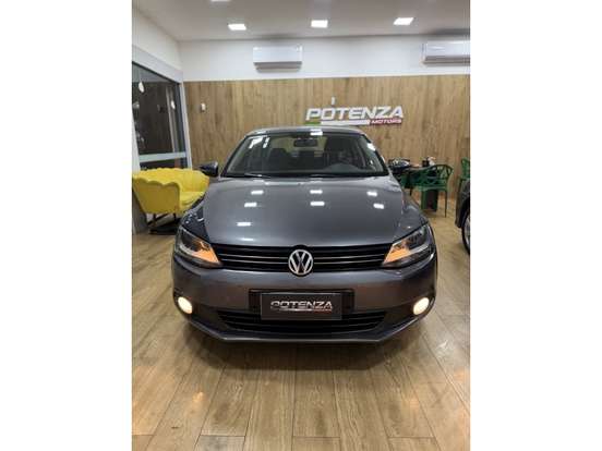 VOLKSWAGEN-JETTA-2011