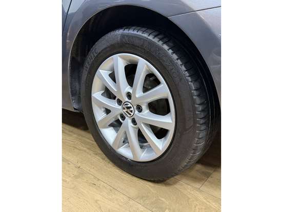 VOLKSWAGEN-JETTA-2.0 COMFORTLINE FLEX 4P MANUAL VOLKSWAGEN-JETTA-2011