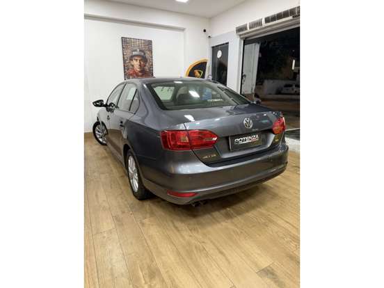 VOLKSWAGEN-JETTA-2.0 COMFORTLINE FLEX 4P MANUAL VOLKSWAGEN-JETTA-2011