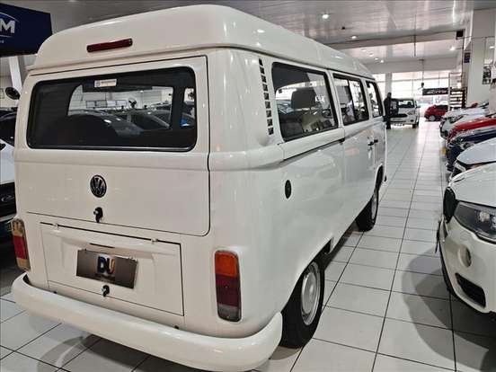 VOLKSWAGEN-KOMBI-2014