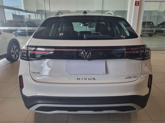 VOLKSWAGEN-NIVUS-1.0 200 TSI TOTAL FLEX HIGHLINE AUTOMÁTICO VOLKSWAGEN-NIVUS-2026
