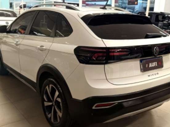 VOLKSWAGEN-NIVUS-1.0 200 TSI TOTAL FLEX HIGHLINE AUTOMÁTICO VOLKSWAGEN-NIVUS-2023
