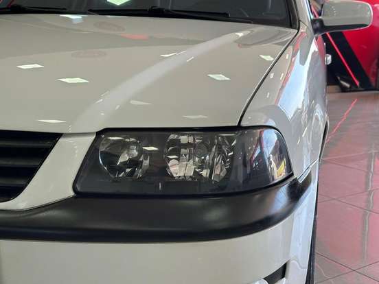 VOLKSWAGEN-PARATI-1.8 MI 8V GASOLINA 4P MANUAL G.III VOLKSWAGEN-PARATI-2000