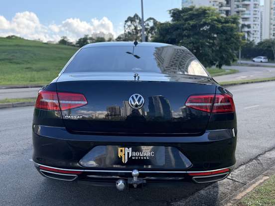 VOLKSWAGEN-PASSAT-2018