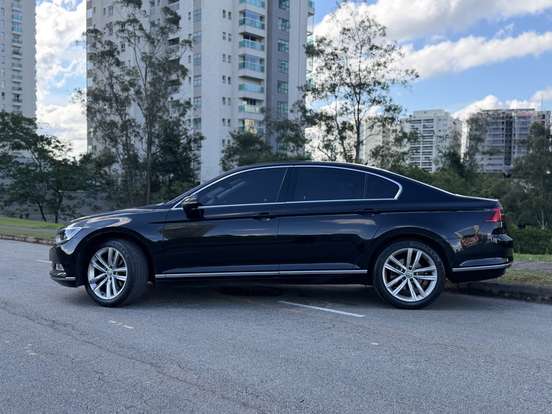 VOLKSWAGEN-PASSAT-2018