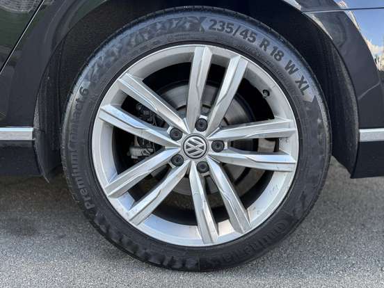 VOLKSWAGEN-PASSAT-2018