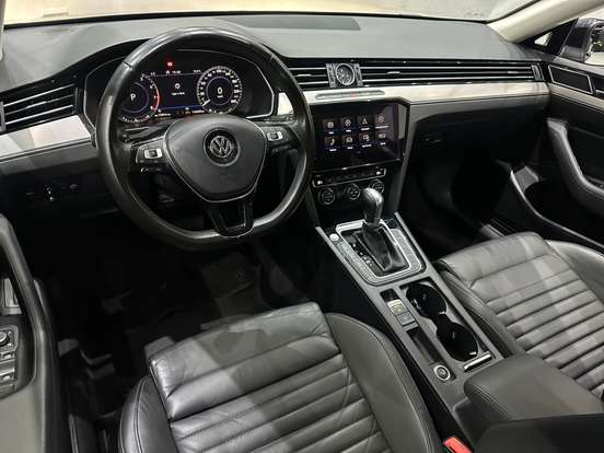 VOLKSWAGEN-PASSAT-2.0 16V TSI BLUEMOTION GASOLINA HIGHLINE 4P DSG VOLKSWAGEN-PASSAT-2017
