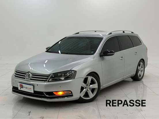 VOLKSWAGEN-PASSAT-2011