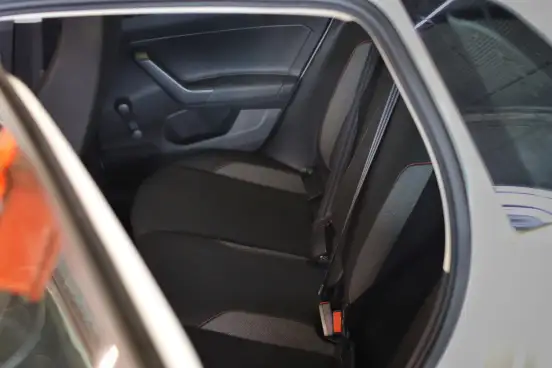 VOLKSWAGEN-POLO-2023