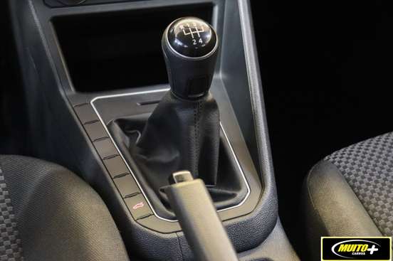 VOLKSWAGEN-POLO-2019