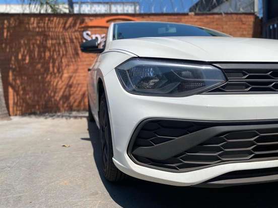 VOLKSWAGEN-POLO-2023