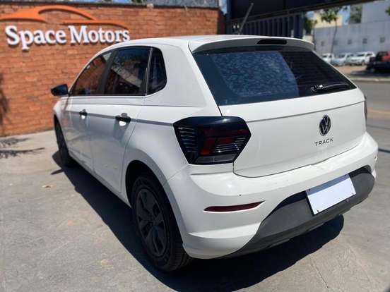 VOLKSWAGEN-POLO-2023