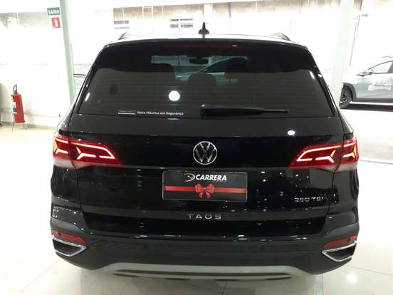 VOLKSWAGEN-TAOS-2023
