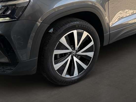 VOLKSWAGEN-TAOS-2021