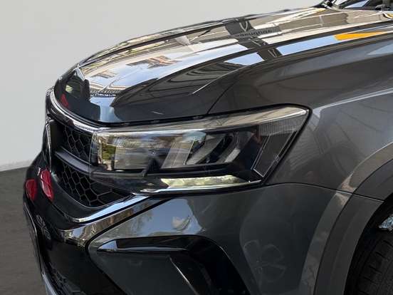 VOLKSWAGEN-TAOS-2021