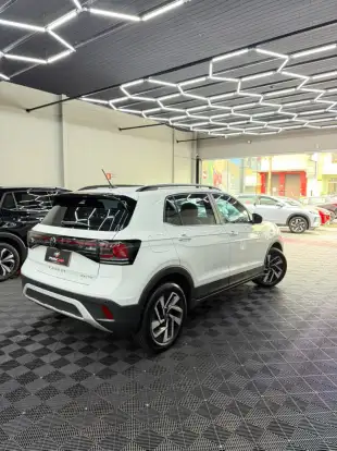 VOLKSWAGEN-T-CROSS-2025