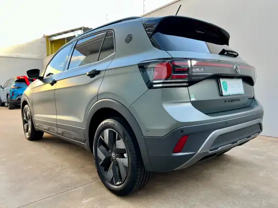 VOLKSWAGEN-T-CROSS-2025
