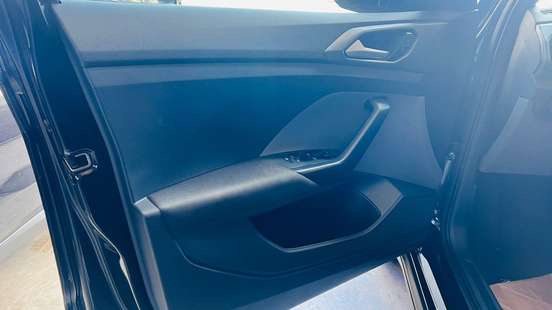 VOLKSWAGEN-T-CROSS-2023