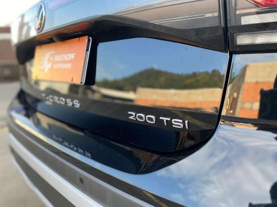 VOLKSWAGEN-T-CROSS-2025