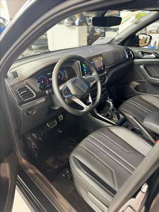 VOLKSWAGEN-T-CROSS-2026