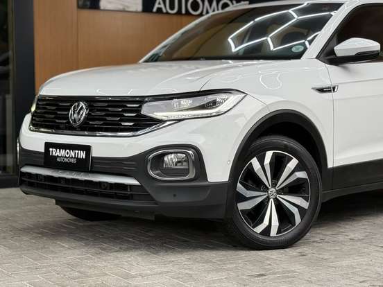VOLKSWAGEN-T-CROSS-2020