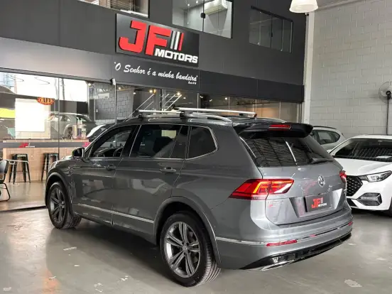 VOLKSWAGEN-TIGUAN-2020