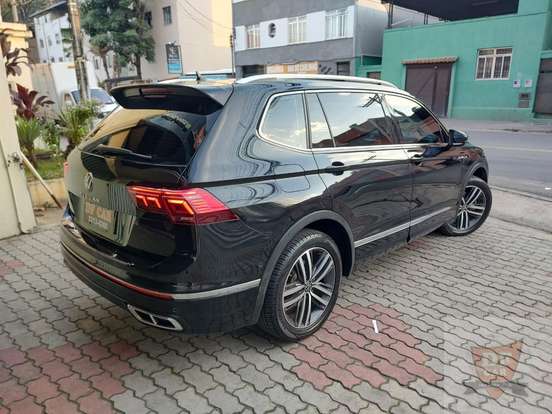 VOLKSWAGEN-TIGUAN-2023
