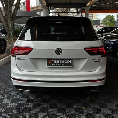 VOLKSWAGEN-TIGUAN-2021