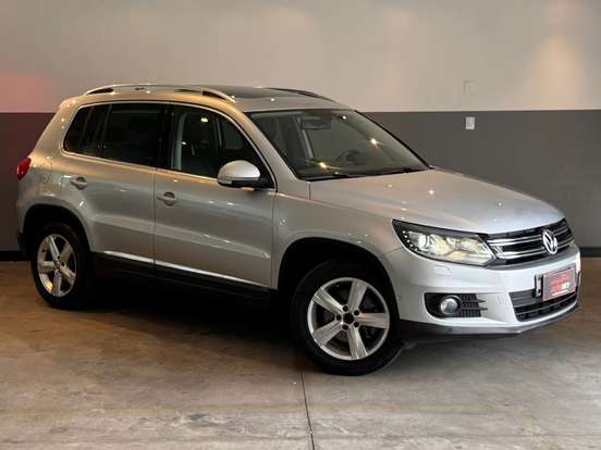VOLKSWAGEN-TIGUAN-2011