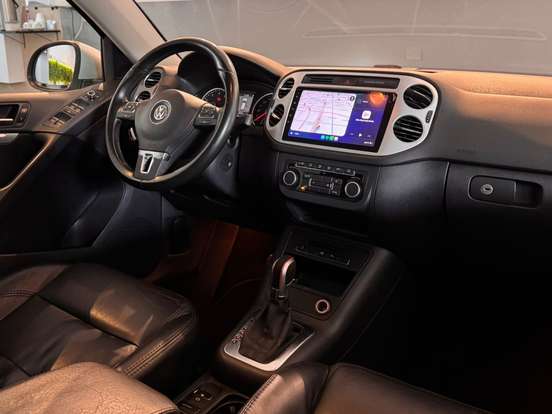 VOLKSWAGEN-TIGUAN-2011