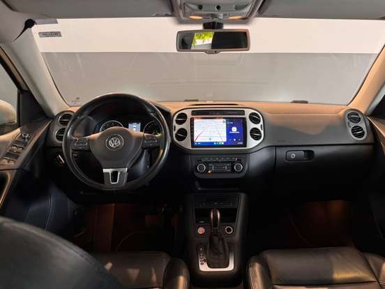 VOLKSWAGEN-TIGUAN-2011