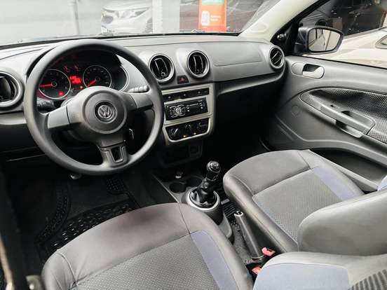 VOLKSWAGEN-VOYAGE-2014