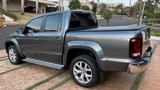 VOLKSWAGEN-AMAROK-2022