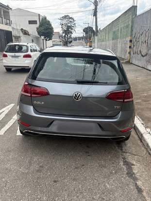 VOLKSWAGEN-GOLF-2018