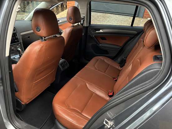 VOLKSWAGEN-GOLF-2018